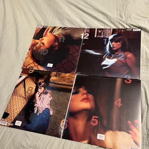 Taylor Swift Midnights Clock and Vinyl set - Picture 6 of 9